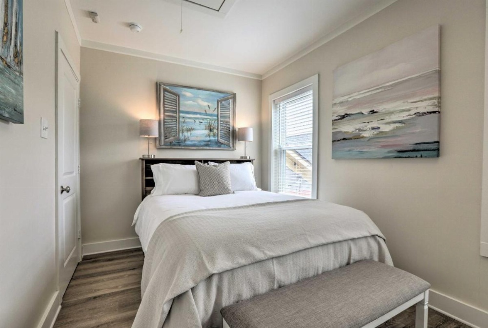 Dog-Friendly Galveston Home - Walk to Beach! Image 15