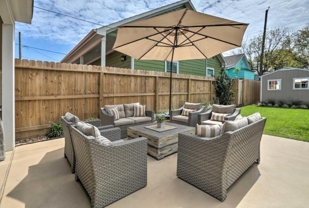 Dog-Friendly Galveston Home - Walk to Beach! Image 25