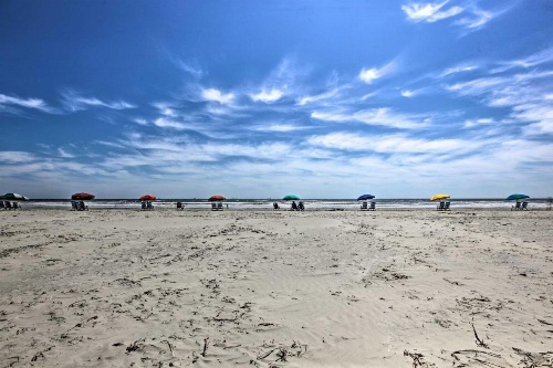 Dog-Friendly Galveston Home - Walk to Beach! image 32
